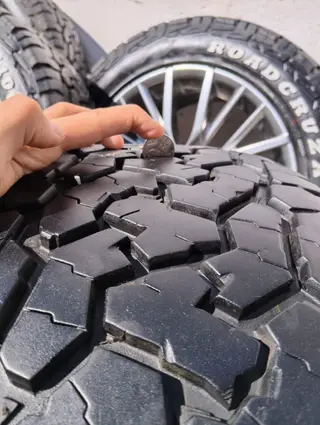 Колеса в сборе 235 / 60 / R 18, Всесезонная, Б/у, Комплект, Внедорожные (АТ/МТ), Литые, отверстий - 5