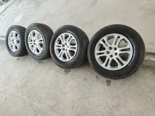 Комплект из 4 зимних колес в сборе: шины 215/65 R16 на литых дисках