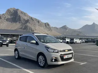 Chevrolet Spark: 2016 г., 1 л, Вариатор, Бензин, Хэтчбэк