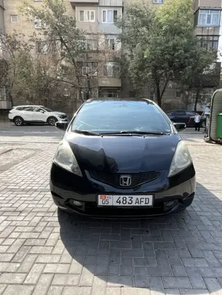 Honda Fit: 2009 г., Механика, Бензин, Хэтчбэк