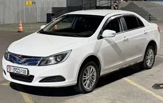 BYD Qin: 2019 г., Электромобиль, Седан