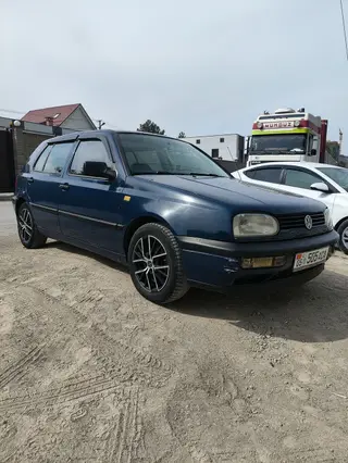 Volkswagen Golf: 1996 г., 1.8 л, Механика, Бензин, Хэтчбэк