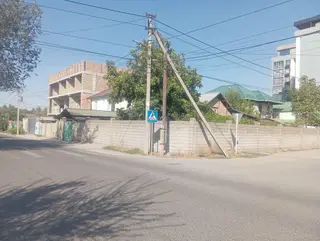 Район ПИШПЕК.продаю дом 3 комнаты,баня гараж.газ, центр канал-я.вторая