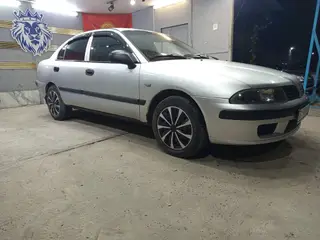 Mitsubishi Carisma: 2002 г., 1.6 л, Механика, Бензин, Седан