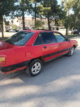 Audi 80: 1989 г., 1.8 л, Механика, Бензин, Седан