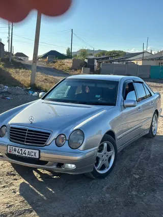 Mercedes-Benz E-Class: 2000 г., 3.2 л, Механика, Седан