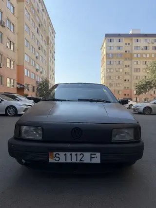 Volkswagen Passat: 1991 г., 1.8 л, Механика, Бензин, Седан