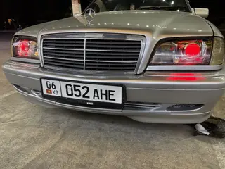 Mercedes-Benz C-Class: 2000 г., Седан