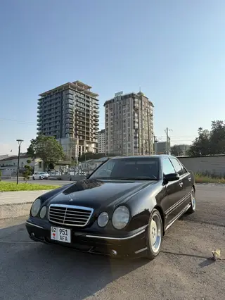 Mercedes-Benz E-Class: 2000 г., 3.2 л, Автомат, Газ, Седан