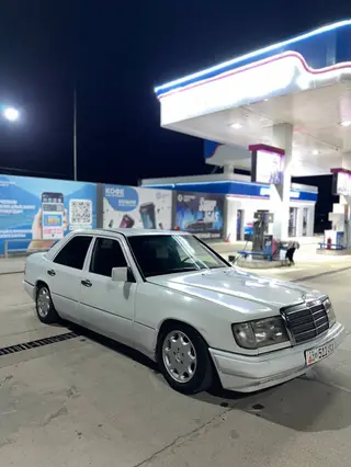Mercedes-Benz W124: 1990 г., 2.3 л, Механика, Бензин, Седан