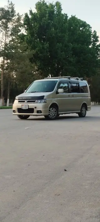 Honda Stepwgn: 2004 г., 2 л, Автомат, Бензин