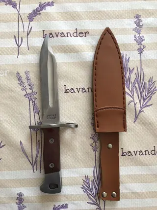 Нож-байонет «АК-47 СССР» с ножнами Описание: - Клинок типа