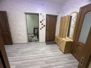 Сдается светлая 3х комнатная квартира с отдельной кухней. Закрытая