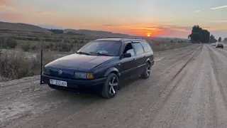 Volkswagen Passat Variant: 1992 г., 1.8 л, Механика, Бензин, Универсал