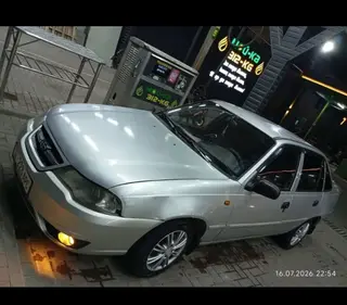 Daewoo Nexia: 2010 г., 1.5 л, Механика, Бензин, Седан