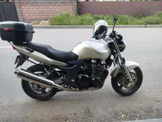 Продаю классический мотоцикл Кавасаки ZR7 750 куб. Свеже пригнан из