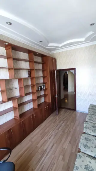 4 комнаты, Цум Собственник, Семейным, от 1 года, С мебелью частично