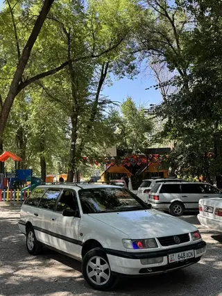 Volkswagen Passat Variant: 1995 г., 2 л, Механика, Бензин, Универсал