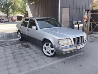 Mercedes-Benz E-Class: 1994 г., 3.2 л, Автомат, Бензин, Седан