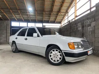 Mercedes-Benz E-Class: 1990 г., 2.3 л, Механика, Бензин, Седан