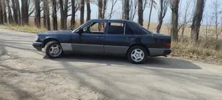 Mercedes-Benz W124: 1990 г., 2 л, Механика, Бензин, Седан