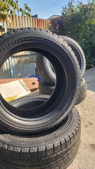 Bridgestone Blizzak RFT зимние шины – Размер: 245/50 R19 – Индекс
