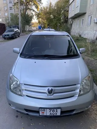 Toyota Ist: 2003 г., 1.3 л, Автомат, Бензин, Хэтчбэк