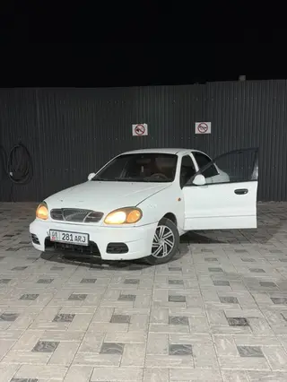Daewoo Lanos: 2000 г., 1.5 л, Автомат, Бензин, Седан