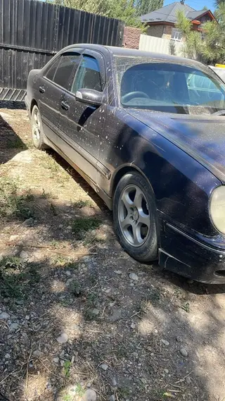 Mercedes-Benz E-Class: 2001 г., 2.8 л, Автомат, Бензин, Седан