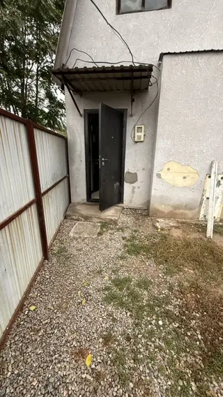 Сдам маленький домик с отдельным двором