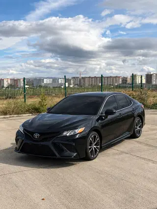 Toyota Camry: 2020 г., 2.5 л, Автомат, Бензин, Седан