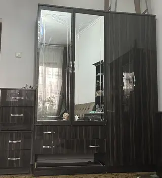 Спальный гарнитур, Б/у, Шкаф, Комод, Трюмо, ДСП, Самовывоз, Платная доставка, цвет - Коричневый