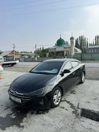 Hyundai Elantra: 2019 г., 2 л, Бензин, Седан