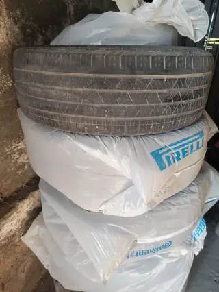 Шины 235 / 60 / R 18, Лето, Б/у, Комплект, Легковые, Pirelli