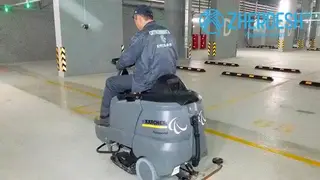 Уборщик / поломоечной машины